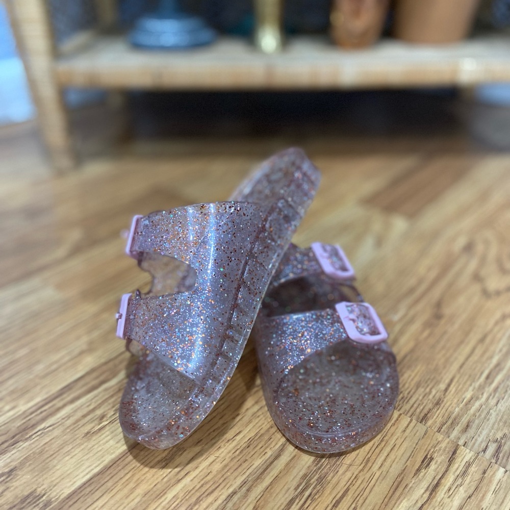 • little girls jelly sandals •